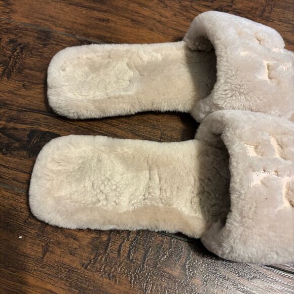 TORY BURCH Women's Double T Logo Shearling Slides Sandals - Picture 2 of 3